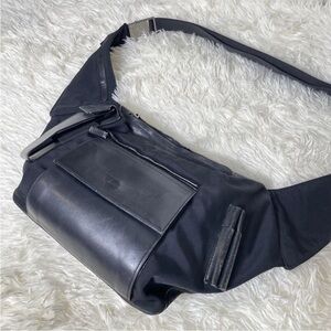 Gucci Tom Ford Era Black Leather Belt Bag